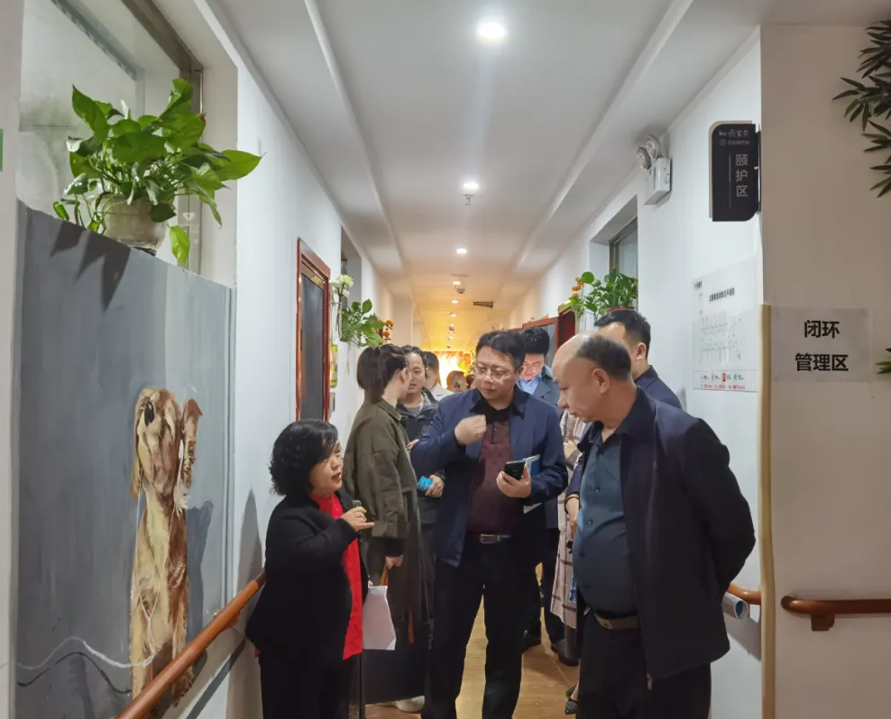 全省14個(gè)市州民政局分管領(lǐng)導(dǎo)、養(yǎng)老服務(wù)科科長、縣市區(qū)民政局分管副局長等100余人