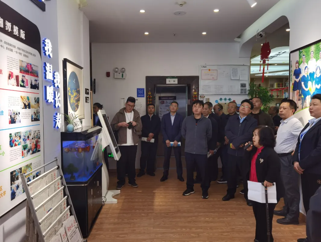 全省14個(gè)市州民政局分管領(lǐng)導(dǎo)、養(yǎng)老服務(wù)科科長、縣市區(qū)民政局分管副局長等100余人